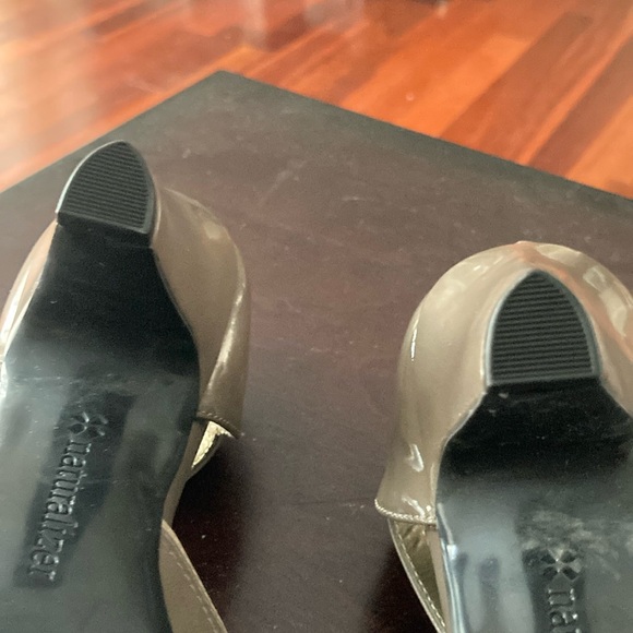 Naturalizer Tan and Gray T-Strap Heels - Picture 5 of 8